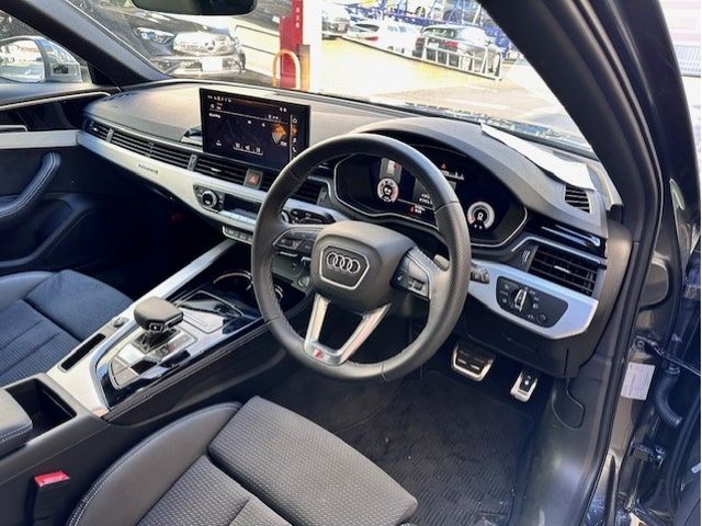 AUDI A4 AVANT 2022 Image 31