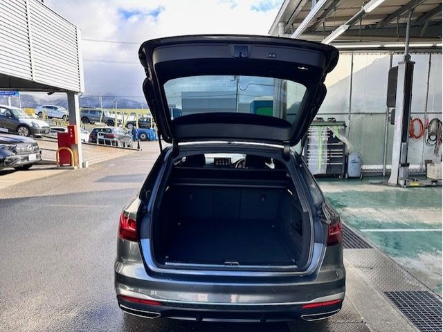 AUDI A4 AVANT 2022 Image 31