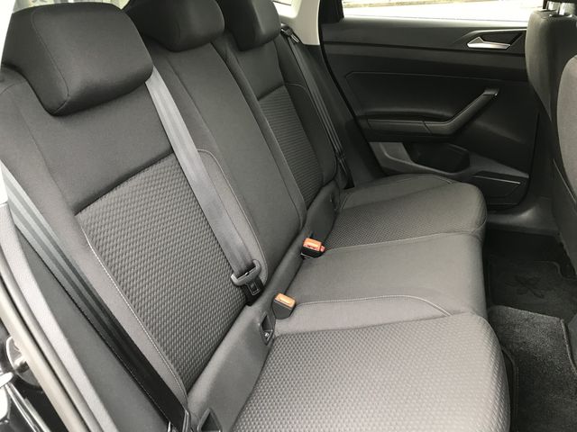 VOLKSWAGEN POLO 2018 Image 31