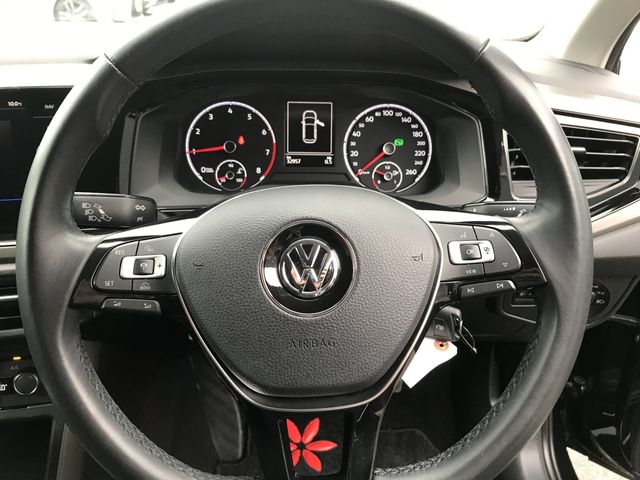 VOLKSWAGEN POLO 2018 Image 31