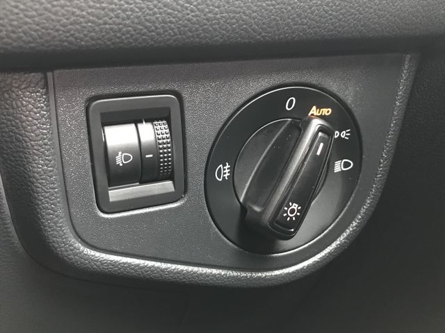 VOLKSWAGEN POLO 2018 Image 31