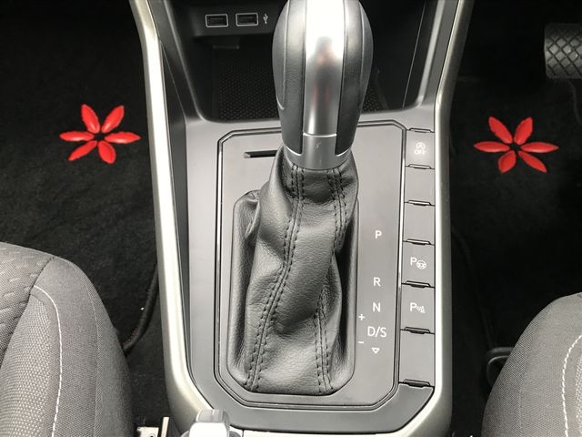 VOLKSWAGEN POLO 2018 Image 31