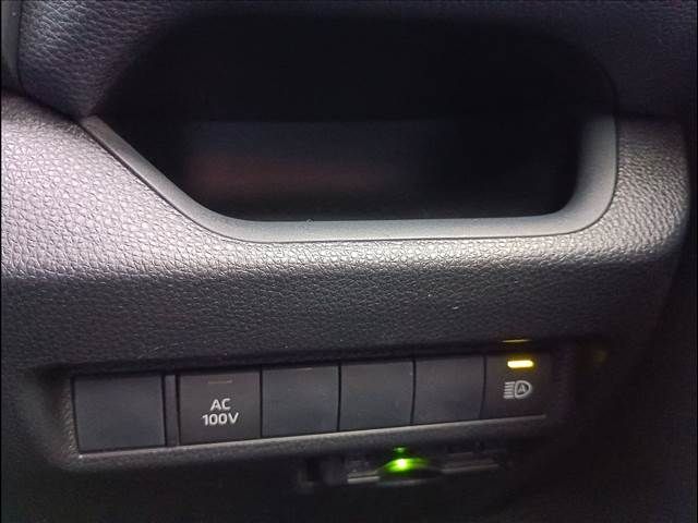 TOYOTA RAV4 HYBRID 4WD 2020 Image 31