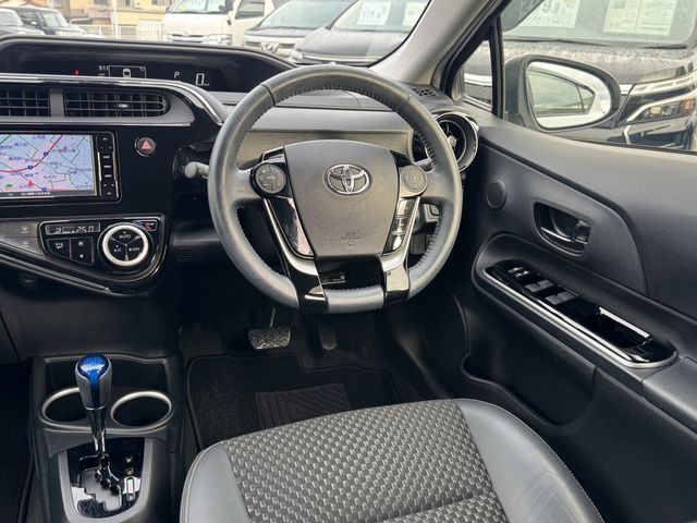 TOYOTA AQUA 2017 Image 31