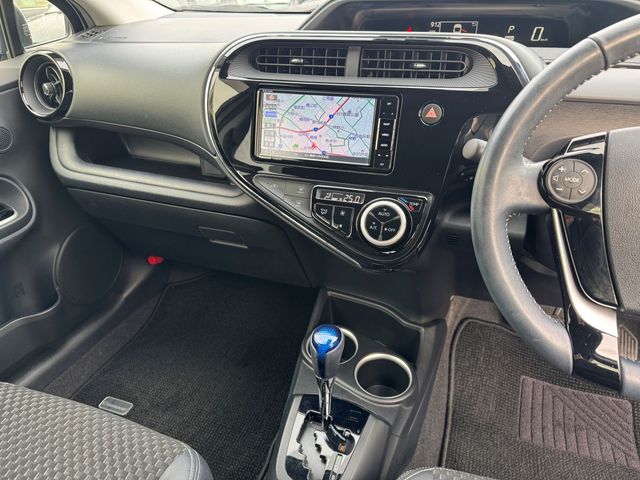 TOYOTA AQUA 2017 Image 31