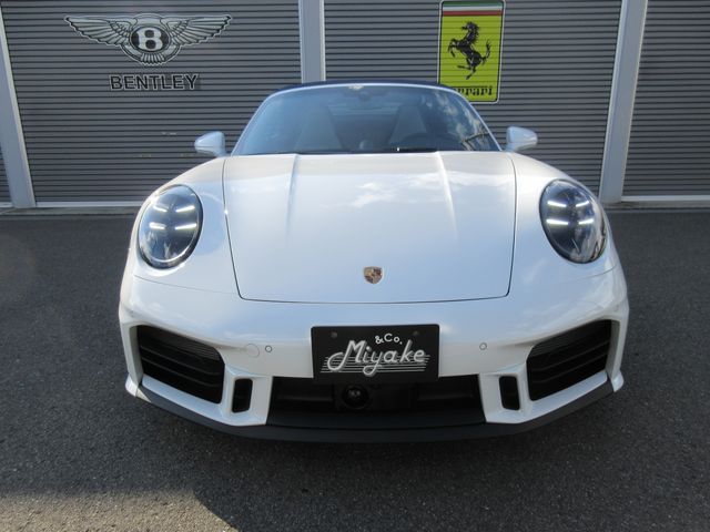 PORSCHE 911 OPEN 2025 Image 31