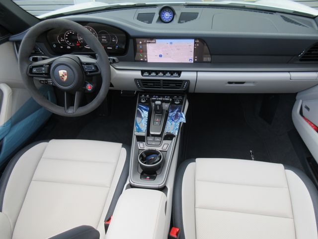 PORSCHE 911 OPEN 2025 Image 31