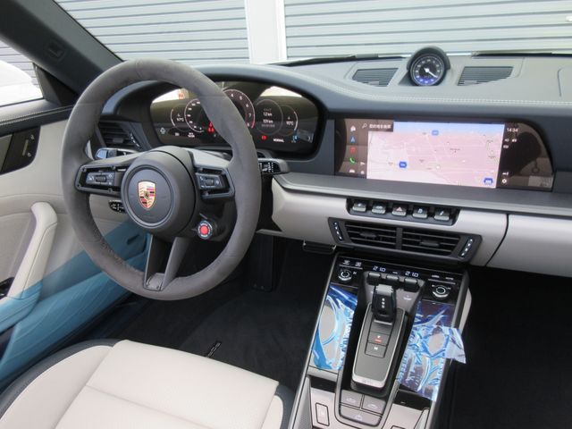 PORSCHE 911 OPEN 2025 Image 31