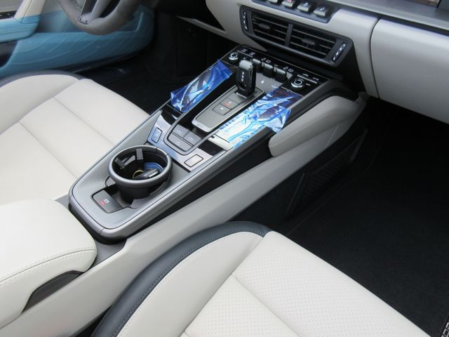 PORSCHE 911 OPEN 2025 Image 31