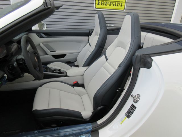 PORSCHE 911 OPEN 2025 Image 31