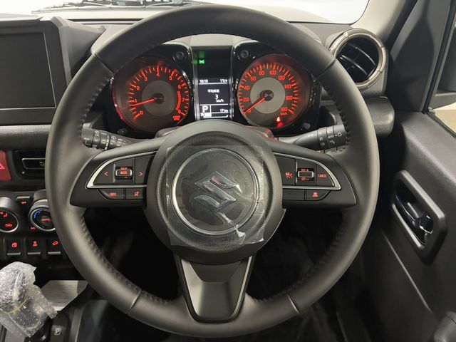 SUZUKI JIMNY NOMADE 2025 Image 31