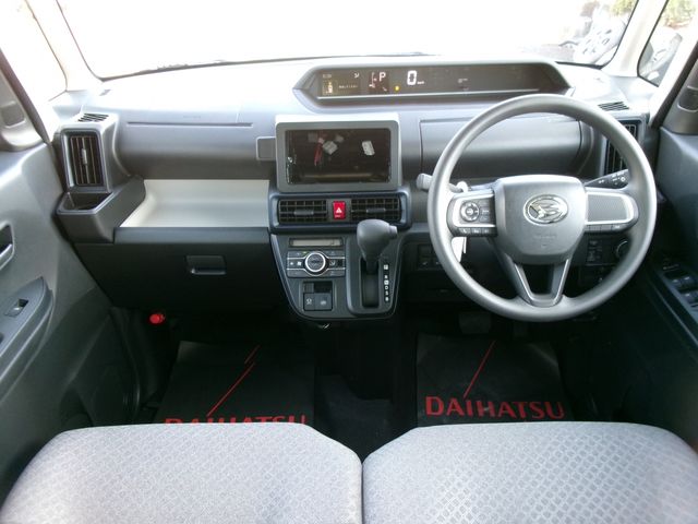DAIHATSU TANTO 2025 Image 31