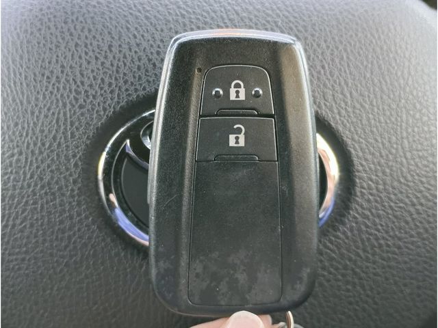 TOYOTA C-HR 4WD 2017 Image 31