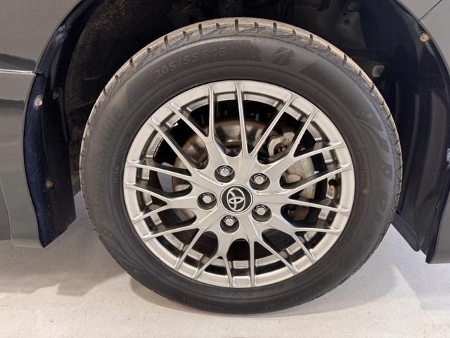 TOYOTA VOXY HYBRID 2016 Image 31