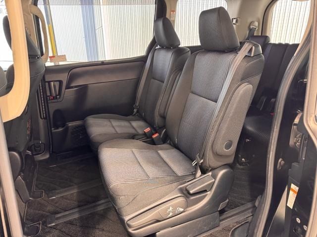 TOYOTA VOXY HYBRID 2016 Image 31