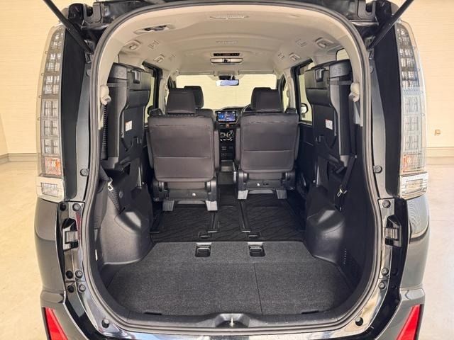 TOYOTA VOXY HYBRID 2016 Image 31