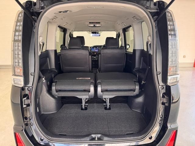 TOYOTA VOXY HYBRID 2016 Image 31