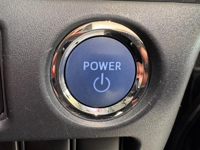 TOYOTA VOXY HYBRID 2016 Image 31