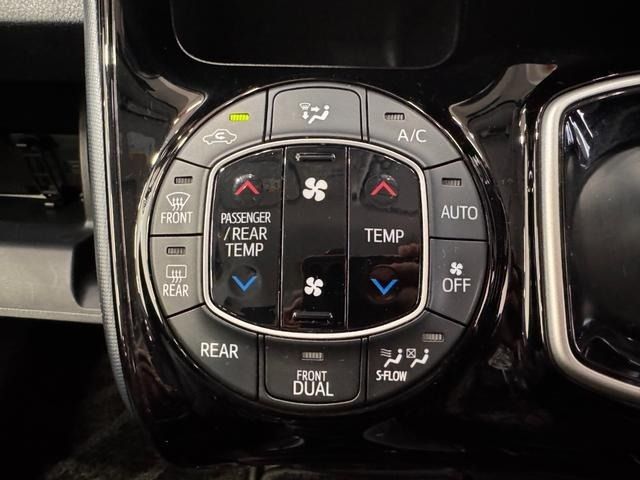 TOYOTA VOXY HYBRID 2016 Image 31