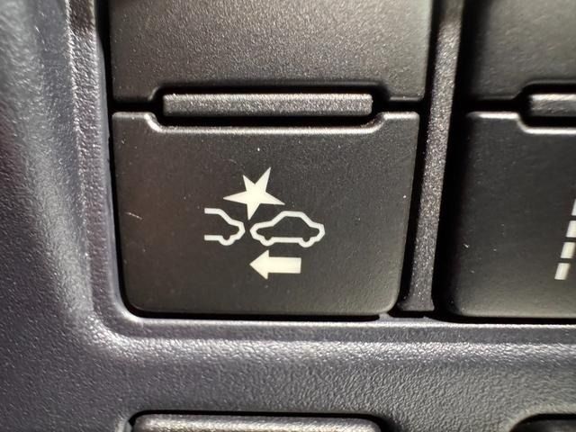 TOYOTA VOXY HYBRID 2016 Image 31