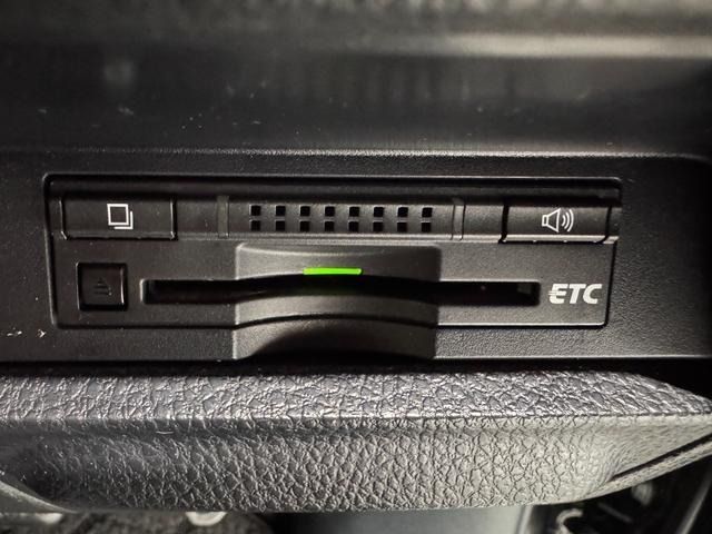 TOYOTA VOXY HYBRID 2016 Image 31