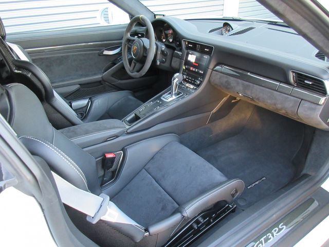 PORSCHE 911 2019 Image 31