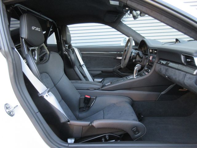 PORSCHE 911 2019 Image 31