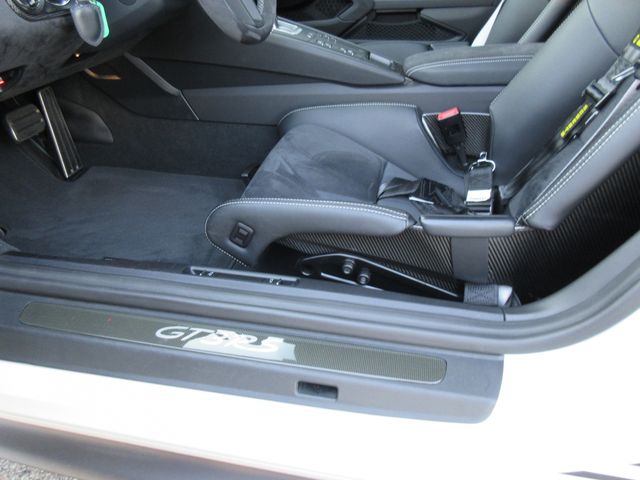 PORSCHE 911 2019 Image 31