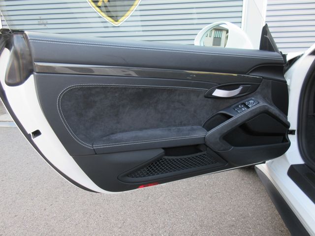 PORSCHE 911 2019 Image 31