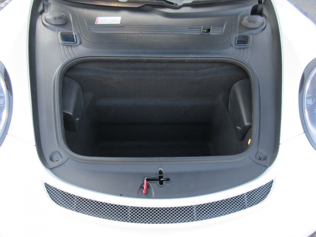 PORSCHE 911 2019 Image 31