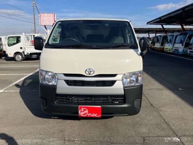 TOYOTA HIACE VAN 2WD 2025 Image 31