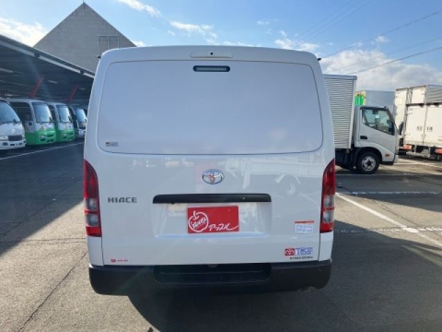 TOYOTA HIACE VAN 2WD 2025 Image 31
