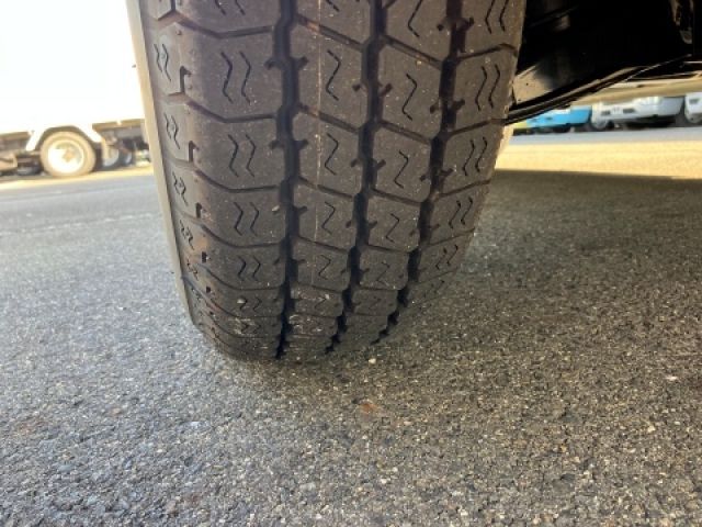 TOYOTA HIACE VAN 2WD 2025 Image 31