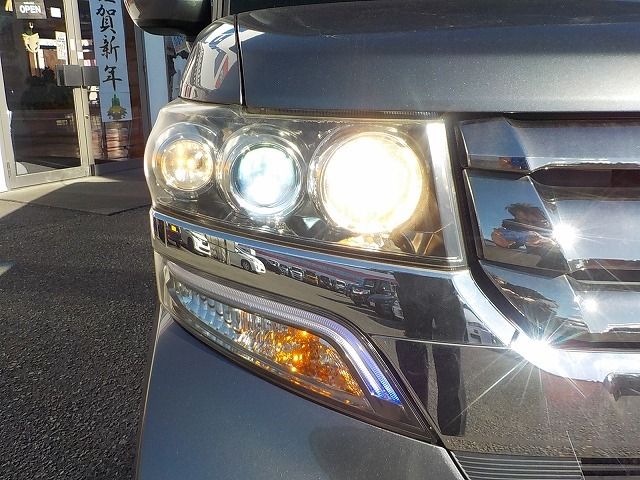 HONDA N BOX CUSTOM 2015 Image 31