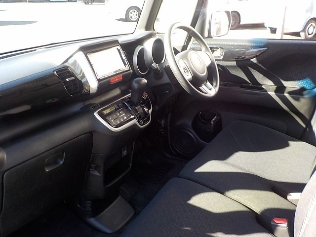 HONDA N BOX CUSTOM 2015 Image 31