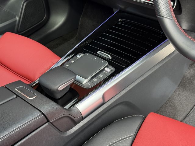 MERCEDES BENZ GLB 2023 Image 31