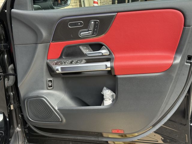 MERCEDES BENZ GLB 2023 Image 31