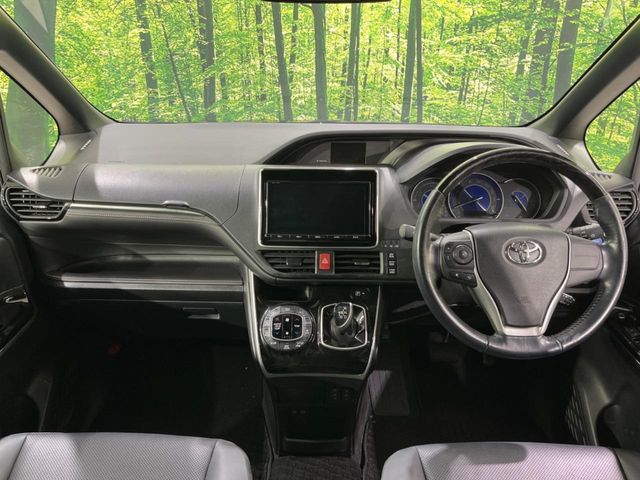 TOYOTA ESQUIRE HYBRID 2018 Image 31