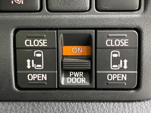 TOYOTA ESQUIRE HYBRID 2018 Image 31