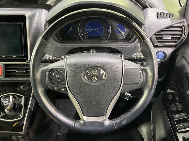 TOYOTA ESQUIRE HYBRID 2018 Image 31