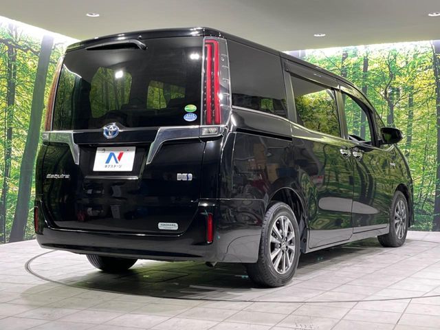 TOYOTA ESQUIRE HYBRID 2018 Image 31