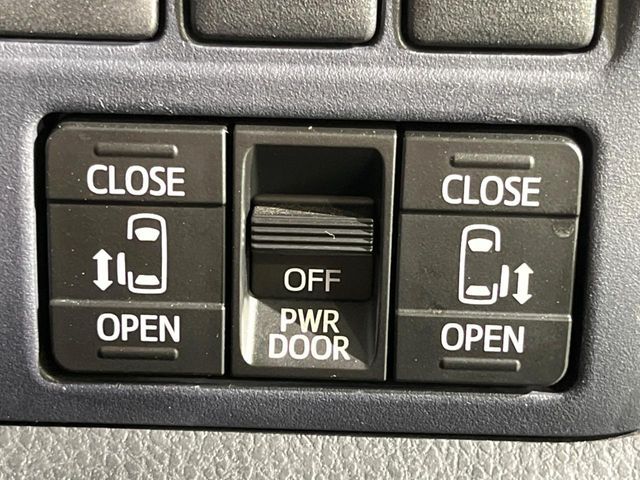 TOYOTA NOAH 2014 Image 31