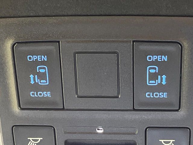 TOYOTA VOXY HYBRID 2024 Image 31