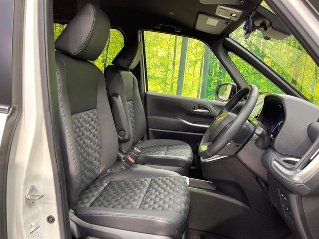 TOYOTA VOXY HYBRID 2024 Image 31