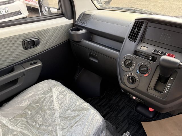 TOYOTA TOWNACE VAN 2WD 2025 Image 31