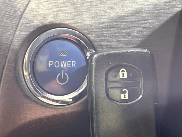 TOYOTA PRIUS 2014 Image 31