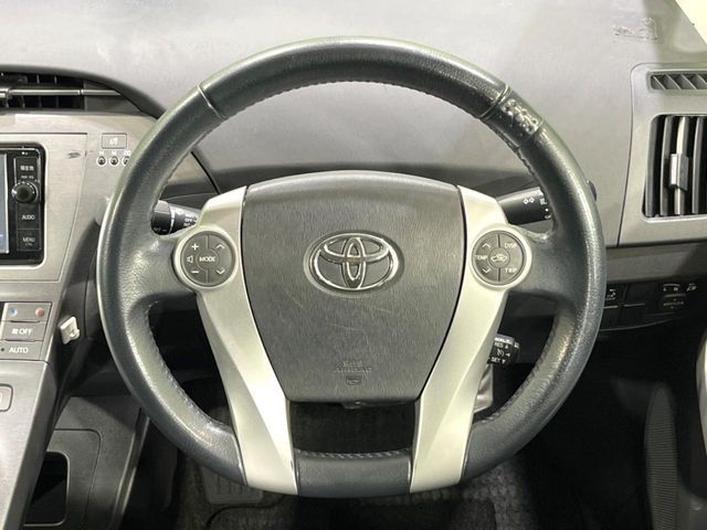 TOYOTA PRIUS 2014 Image 31