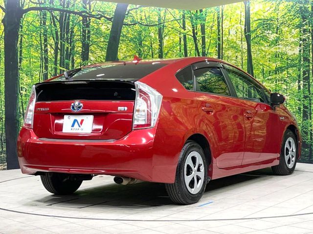 TOYOTA PRIUS 2014 Image 31