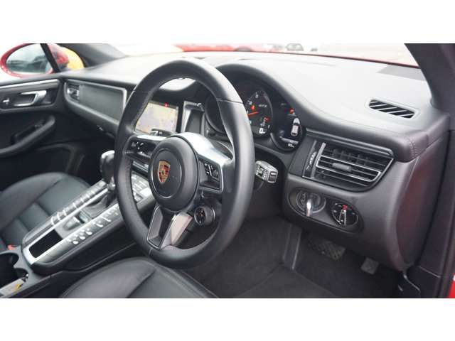 PORSCHE MACAN 2020 Image 31