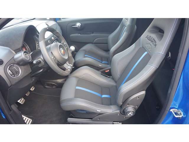 FIAT ABARTH 695 2023 Image 31